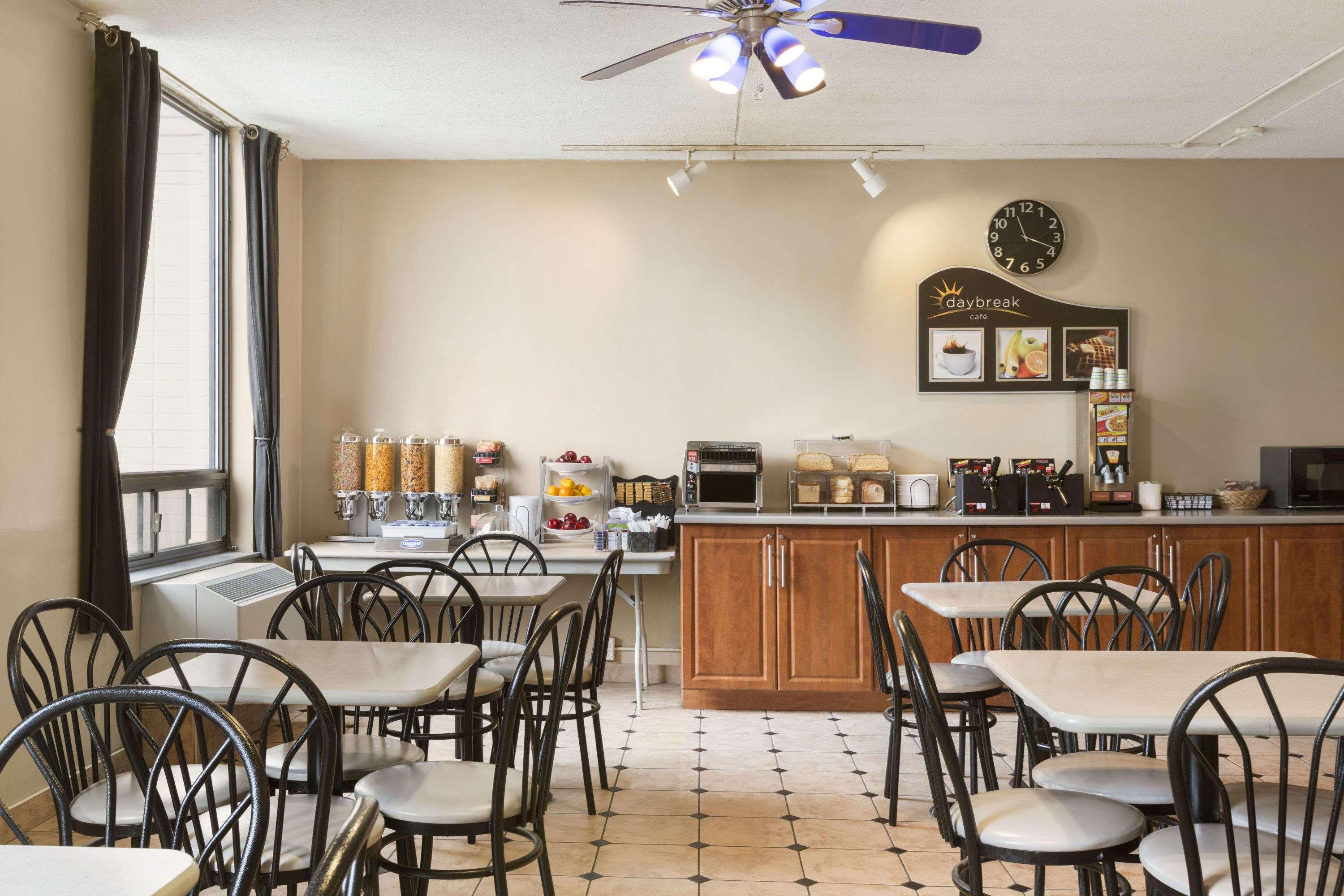 Days By Wyndham West Hotel 3*