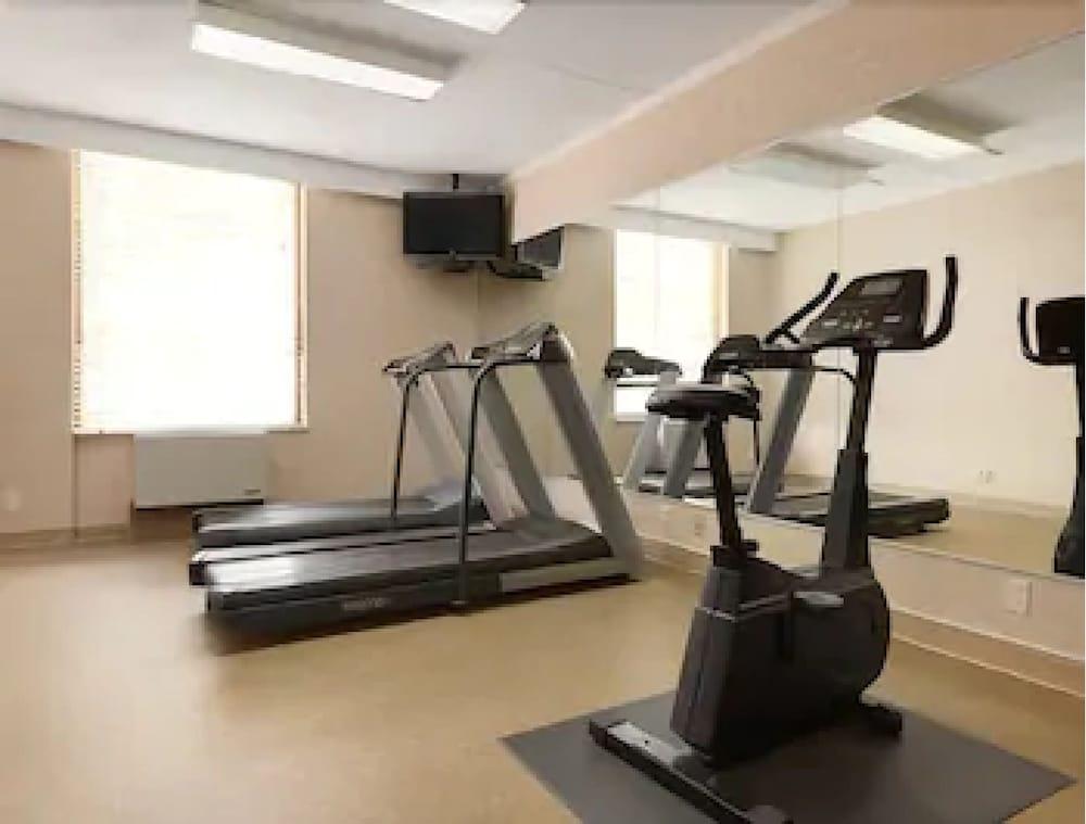 Days By Wyndham West Hotel 3*